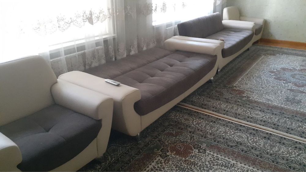 Мягкая мебель 2 дивана 2 кресло хорошее качество