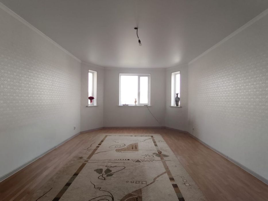 Продается недостроенный трехуровневый дом