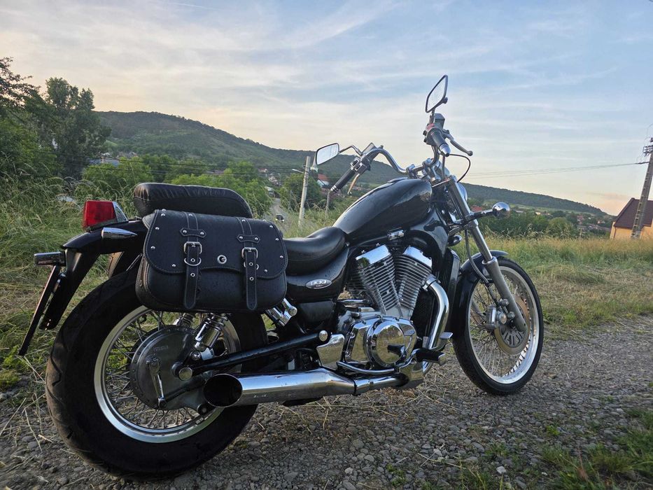 Suzuki Intruder VS800