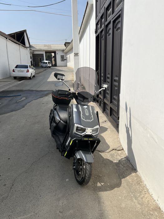Skuter 2025 yil olingan