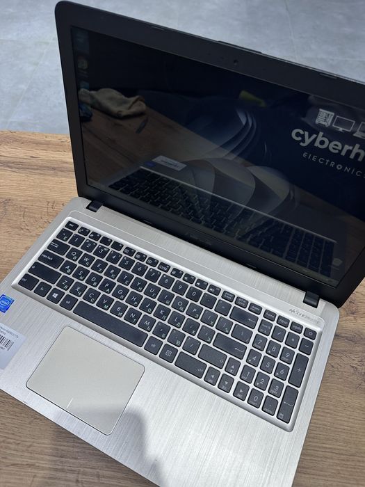Офисный ноутбук Asus X540S
