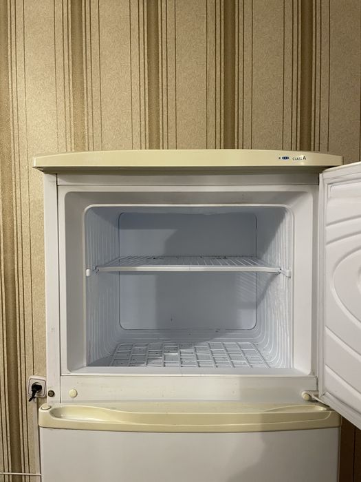 Холодильник Бирюса