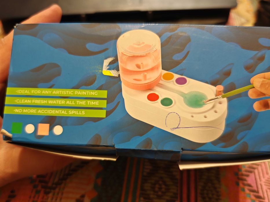 Четка за рисуване с автоматично почистване