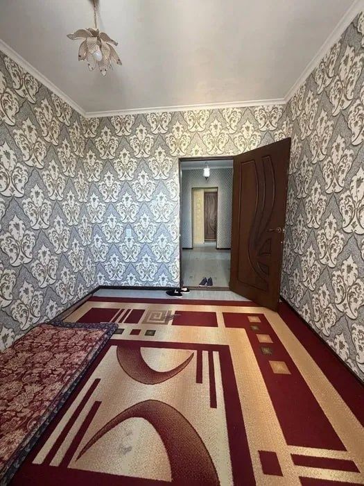 3/7/9. Сергели 2. Дом блочный, квартира 80 м². Метро - 500 м