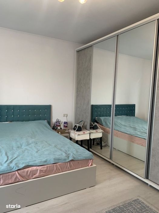 Valul Traian- Casă P+M,5cam 2bai 400 mp gaz preț.160.000 euro