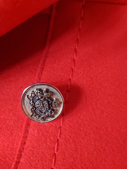 Красное пальто/ қызыл пальто