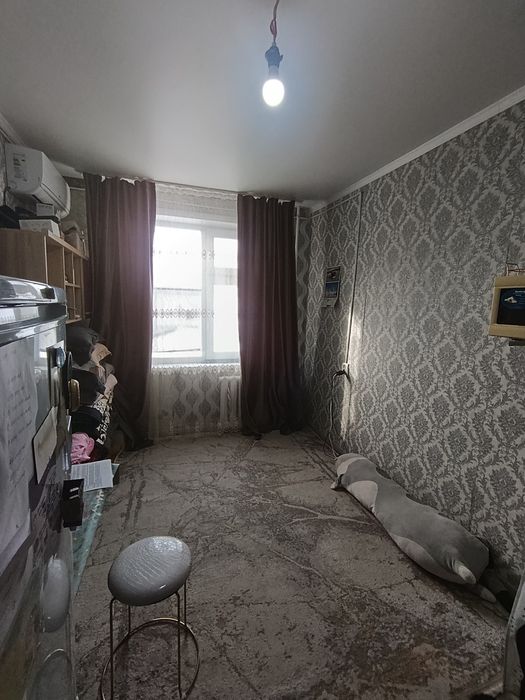 Продам 1 комнату в районе Урала дом быта