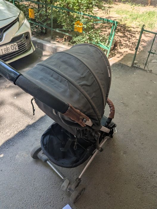 Продам прогулочную  Коляску