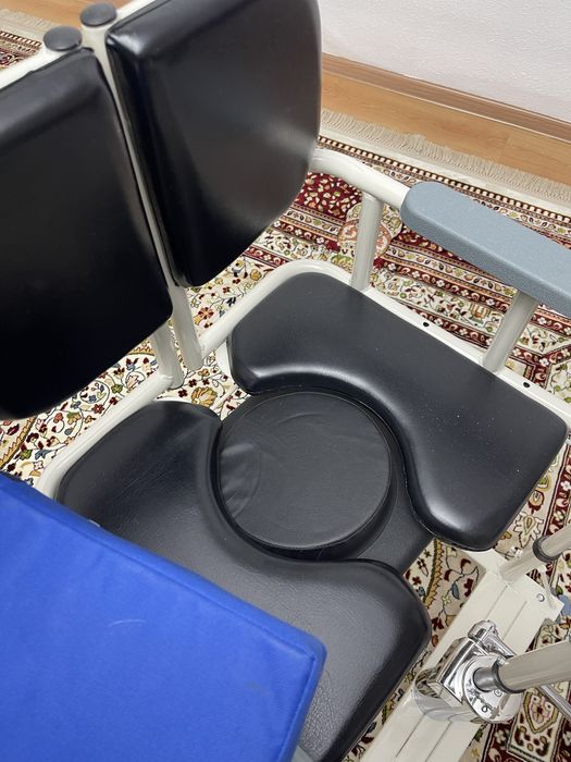 Продается инвалидное кресло с встроенным биотуалетом