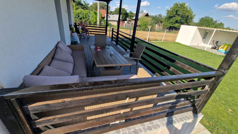 Propietar inchiriez casa complet utilata si mobilata, panouri , robot