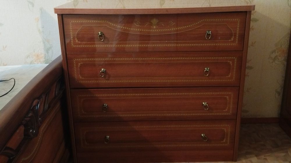 Спальный гарнитур