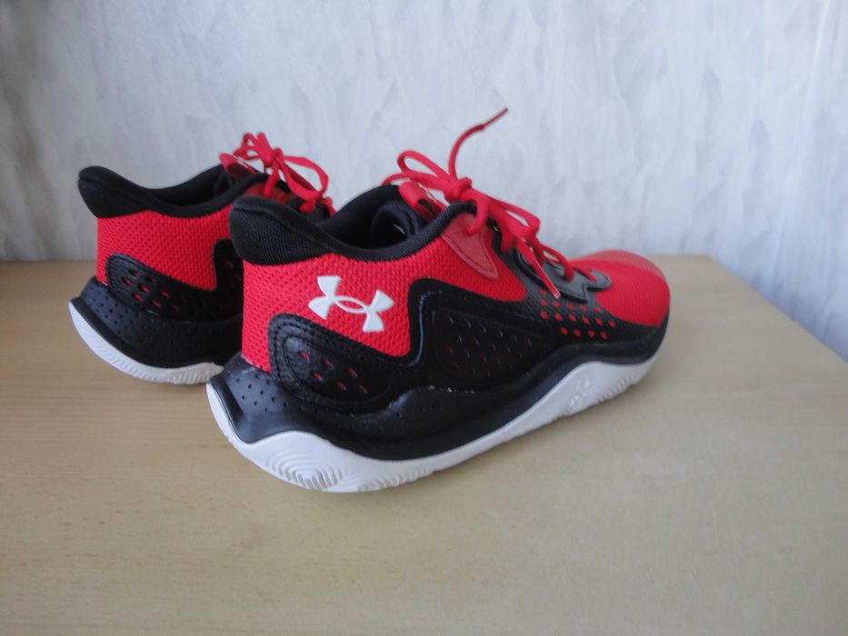 N40 Under Armour/нови кецове