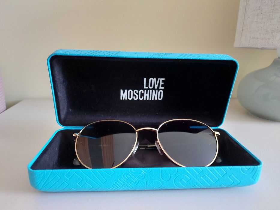 Слънчеви очила Love Moschino