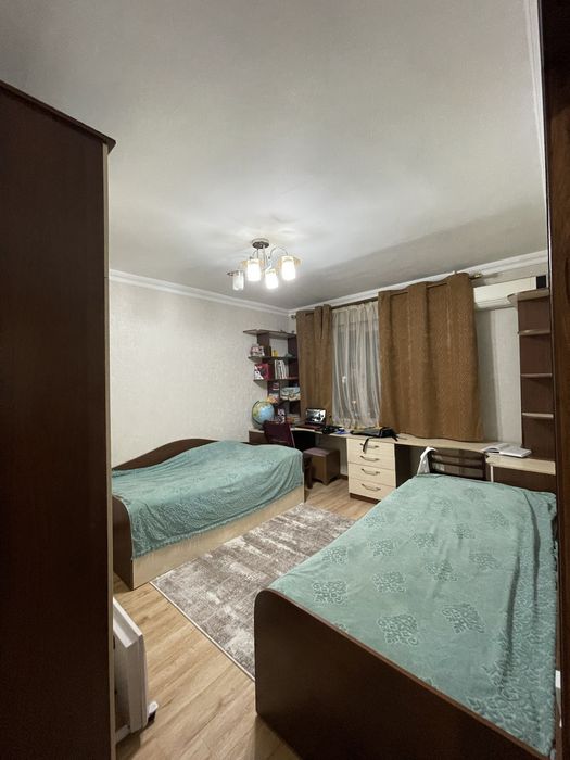 Продается 3х комнатная переделанная в 4