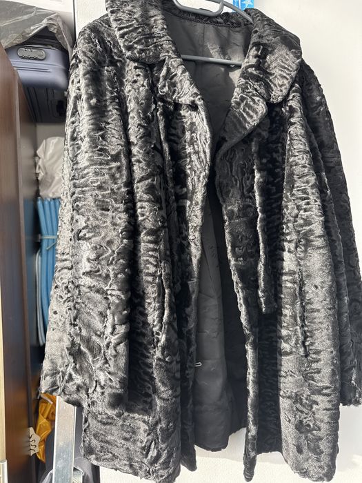 Haina astrahan neagra