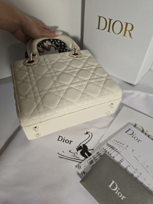 Налична чанта Lady Dior Latte