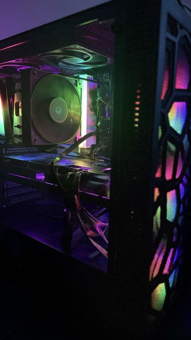 Vand/Scimb PC Gaming RX 7900 GRE, 32GB DDR5, Ryzen 5 7600X