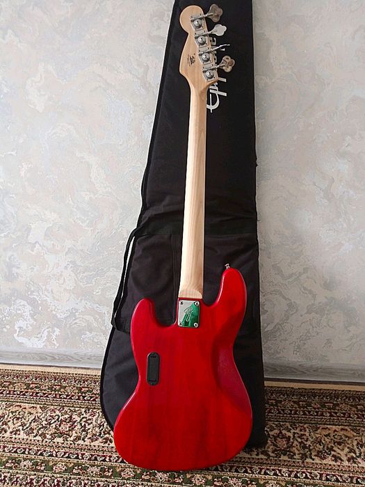 Джаз басс Fender