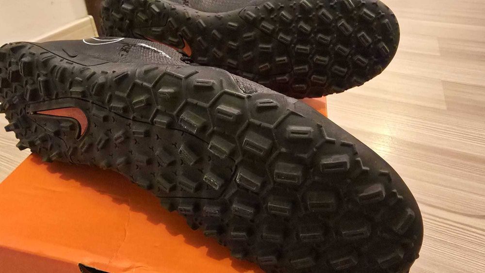 VAND: Pantofi fotbal NIKE Phantom GT2 Club TF