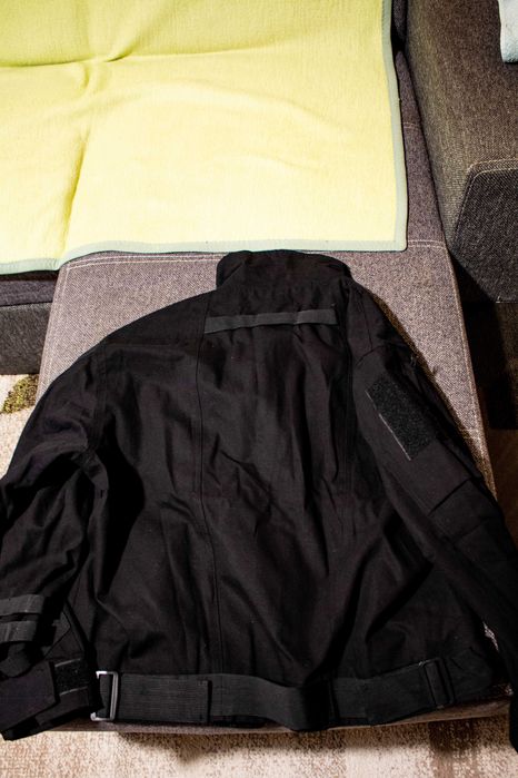 geaca tactical neagra din bumbac cu scai pentru patch-uri pe umar