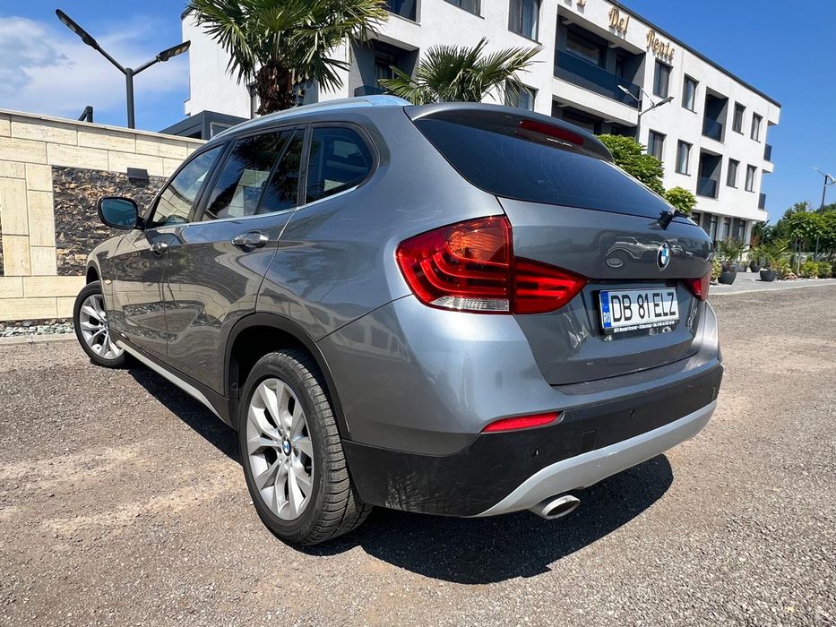 BMW X1 2.0 Diesel 204 CP automată • trapă panoramică • revizie completă OE- MAȘINĂ FOARTE ÎNGRIJITĂ!