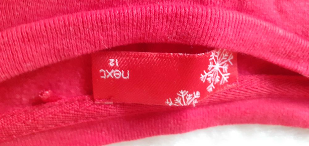 Коледен пуловер на Next,размер 40 и коледен пуловер размер XS