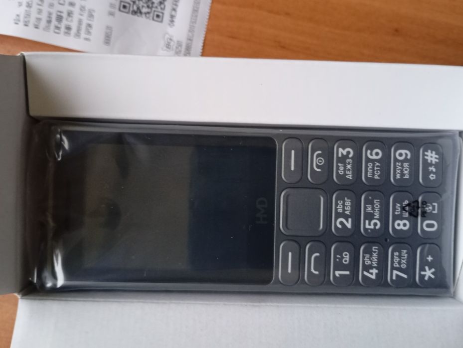 Телефон с бутони