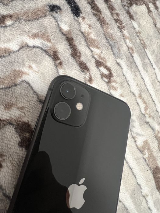 Vand iphone 11 - 64 GB