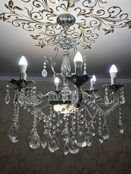 Продам люстру б/у