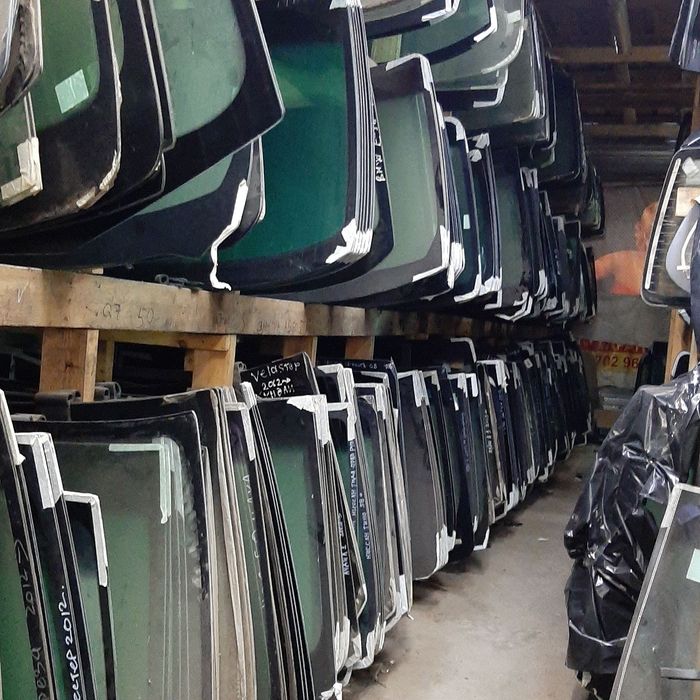 Автостекло и оптом и розница город Аркалык