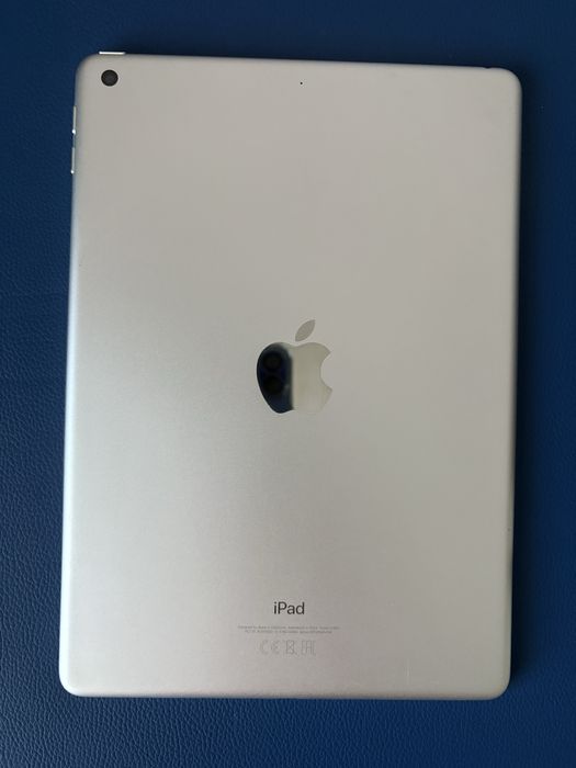 IPad 6th gen White 32GB