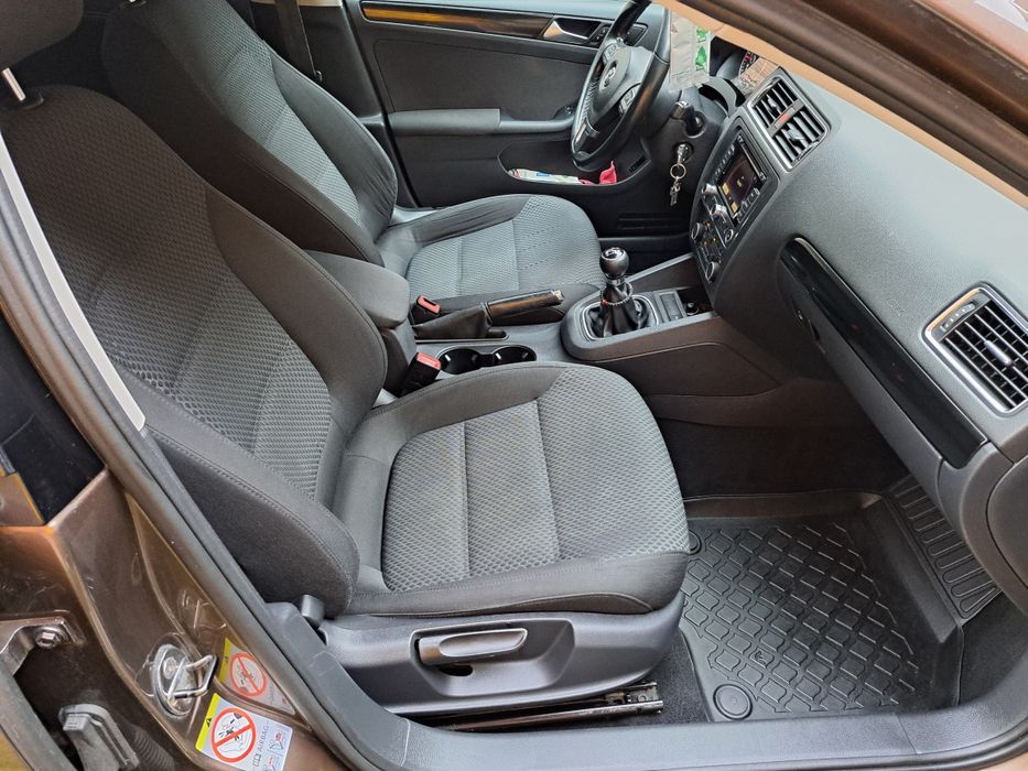 Volkswagen  Jetta 2.0 TDI-140cp.  an 2011, Euro 5,  acte valabile.