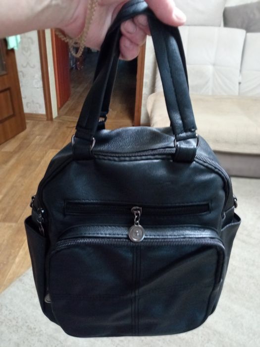 Продам новые кожаные сумки.