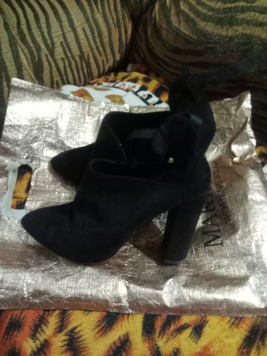 Продам  туфли.женмкие