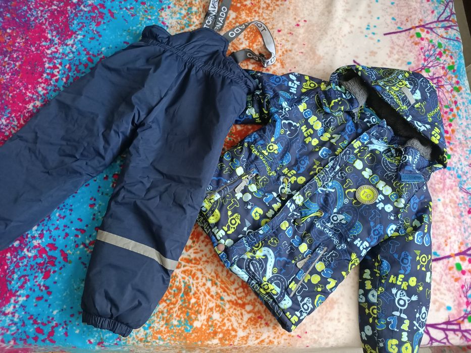 Продам  костюм весна-осень