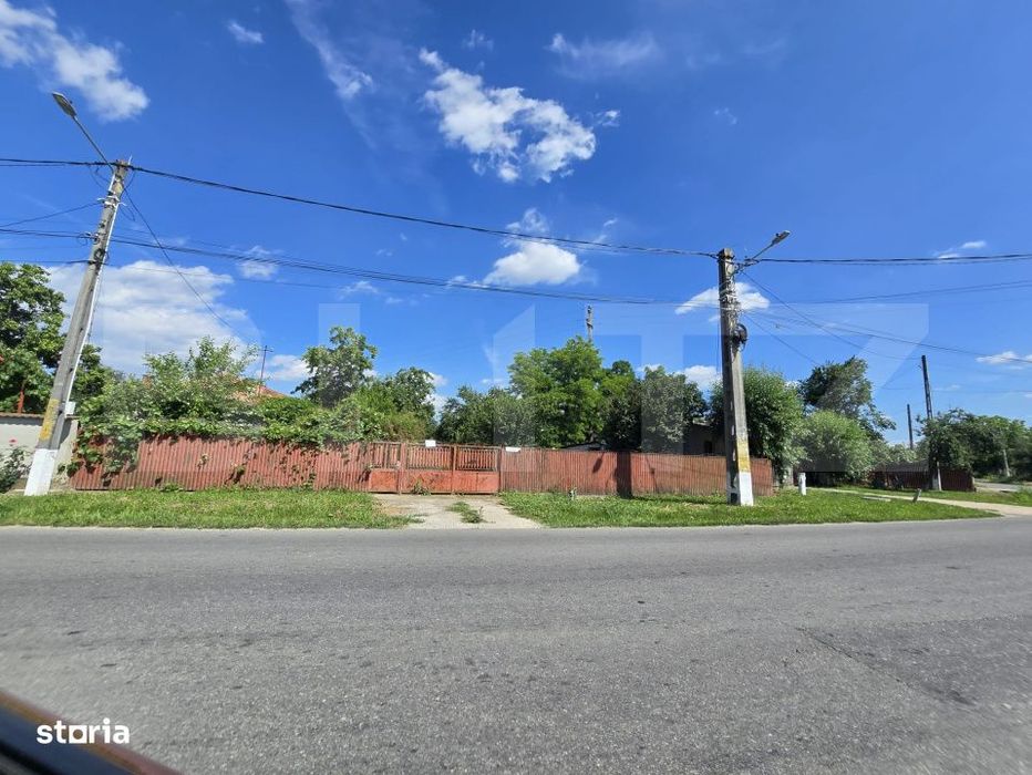 Casa batraneasca cu curte mare de 1.100 mp in orasul Titu