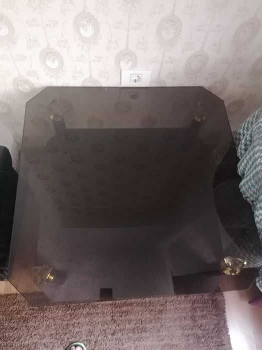Vând canapea, măsuțe, fotolii, comode, etc