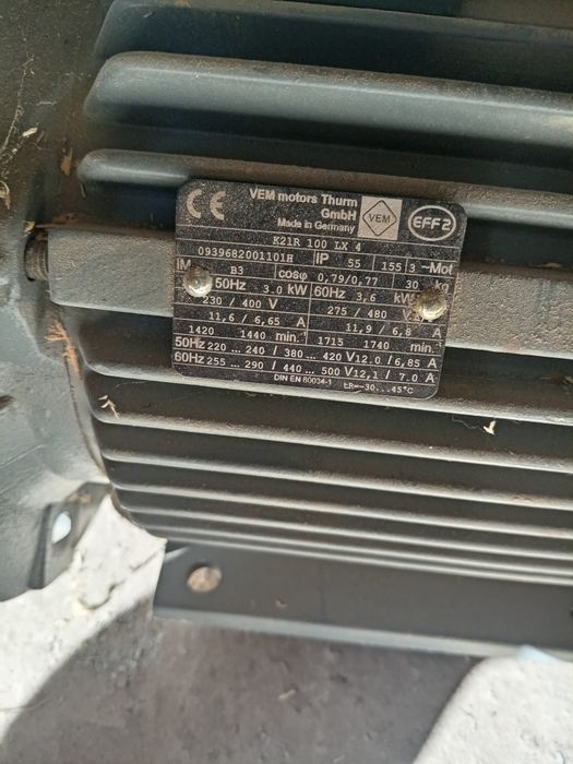 Vând motoare (cnc)si alte care se vad in poze