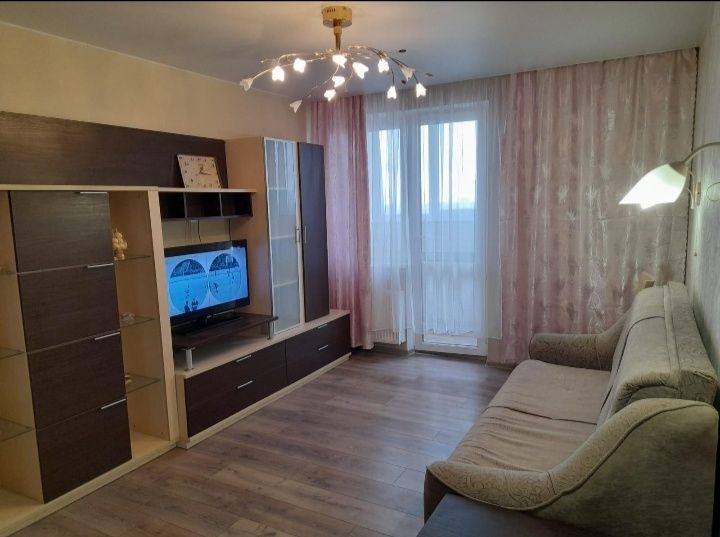 Сдаётся 2х комнатная квартира во 2 мкр, 8