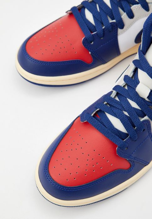 Кроссовки Jordan 1 Mid