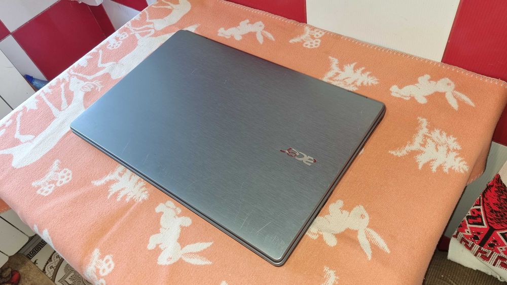 Acer de 17 inch=i5 cu 4 gb ram = 480 lei
