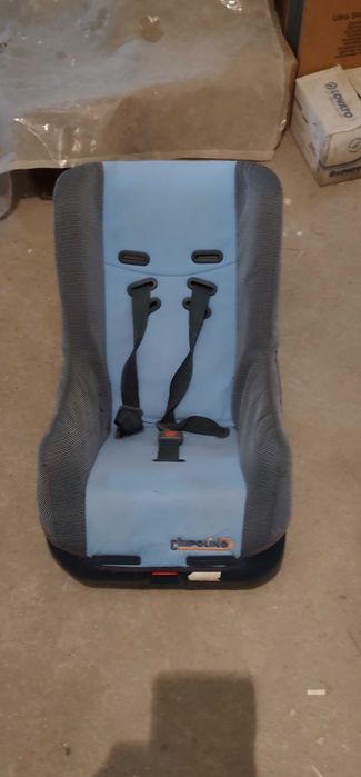 Продавам детска количка и столче за кола