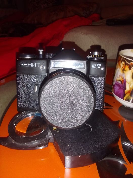 Советский фотоаппарат зенит -