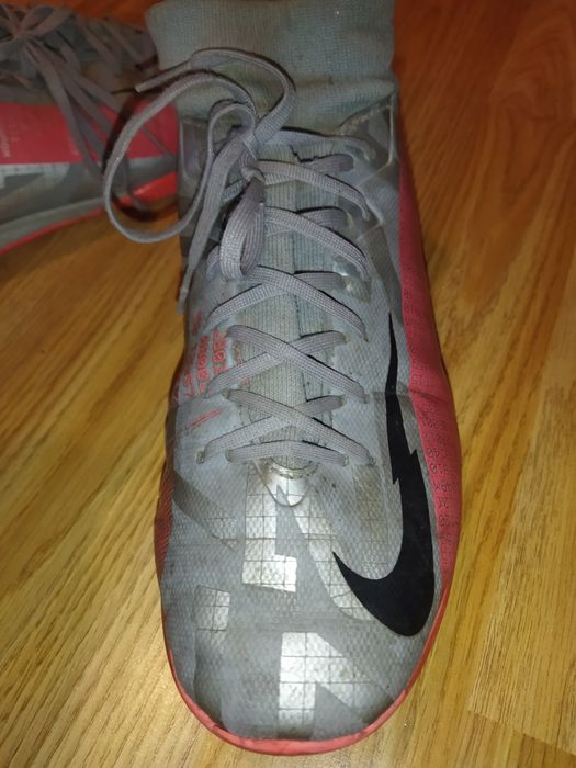 Оригинални Футболни обувки Nike 42номер