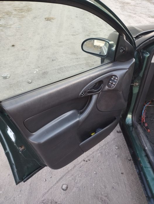 Продам машину на автомате Ford