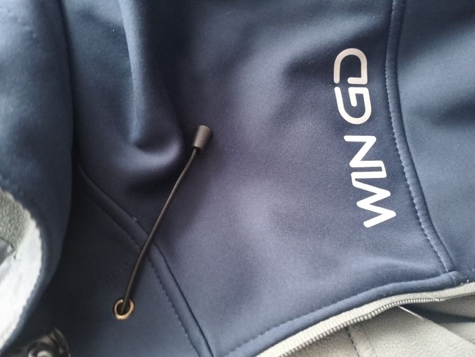 Vand geaca de primăvară