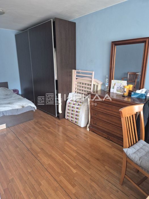 Просторен тристаен апартамент в идеален център