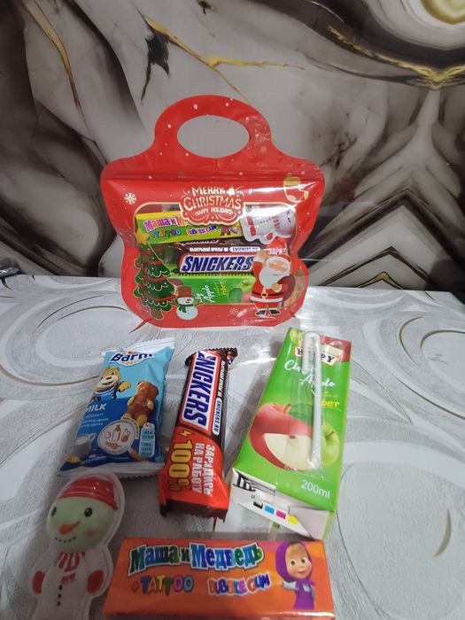 Новогодние подарки детям