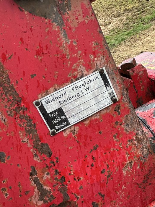 Plug reversibil cu doua brazde