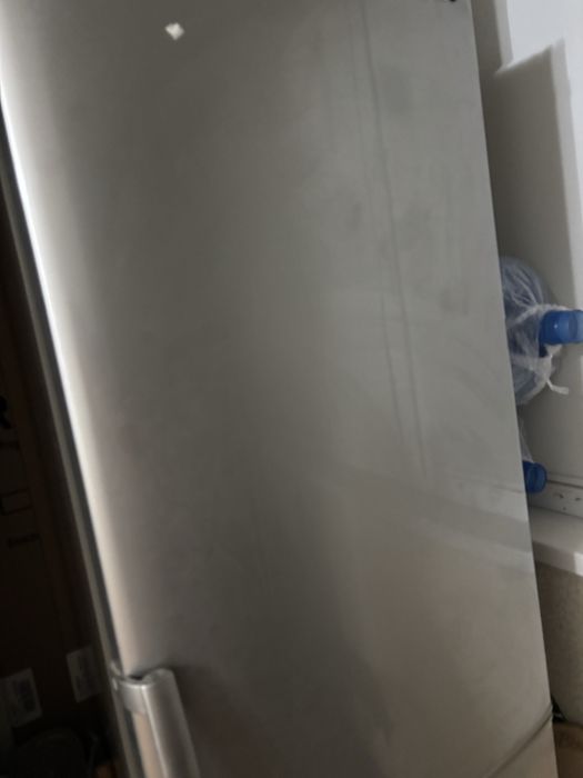 Холодильник,продам на запчасти